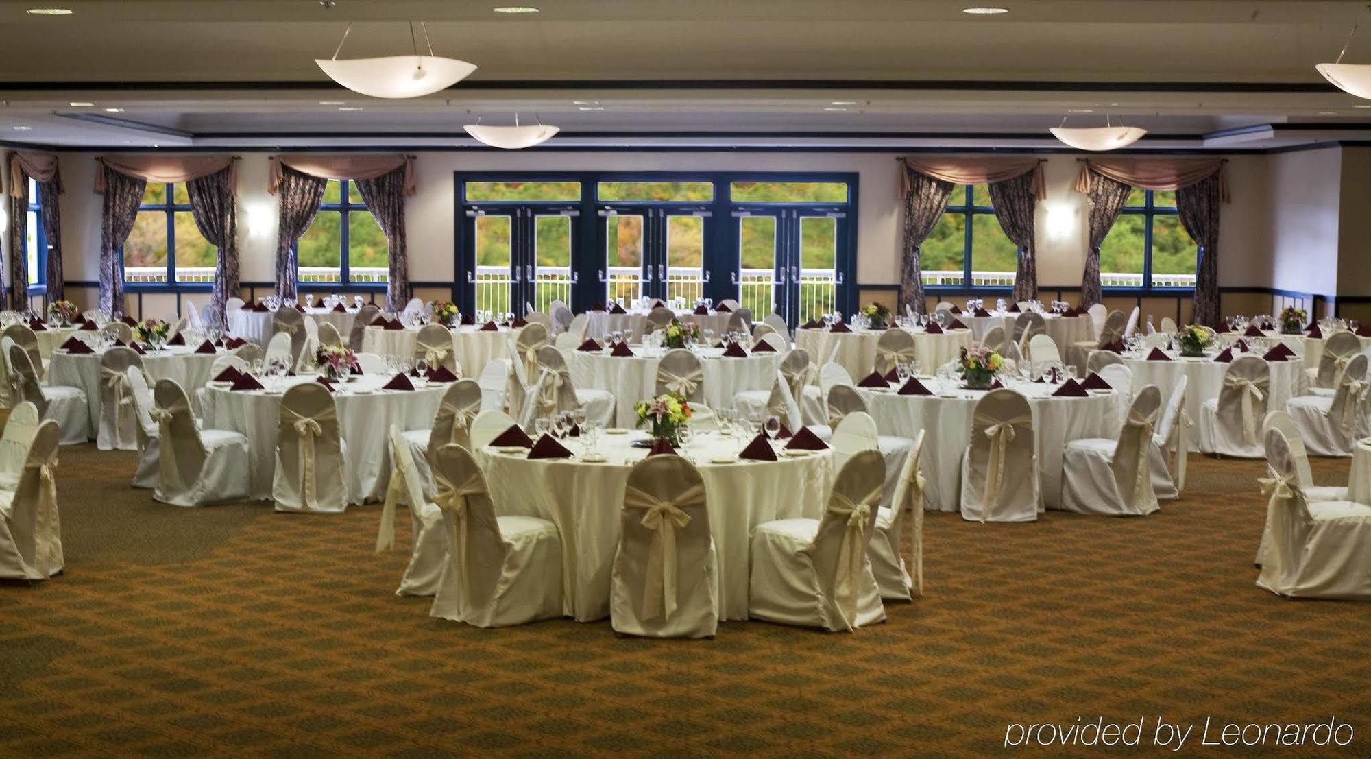 Grand Summit Hotel 웨스트 도버 레스토랑 사진